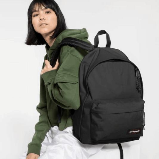 Eastpak Out Of Office Black, Medium with Laptop Sleeve, EK0007670081