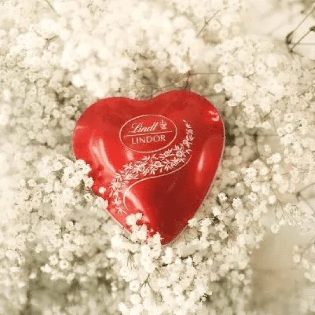 Lindt Milk Lindor Heart Tin, 4 Truffles, 50g ❤️