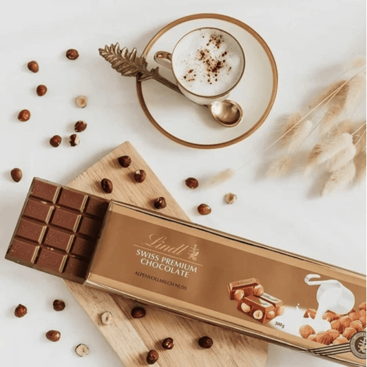 Lindt Swiss Classic Gold Milk Chocolate Hazelnut Tablet 300g