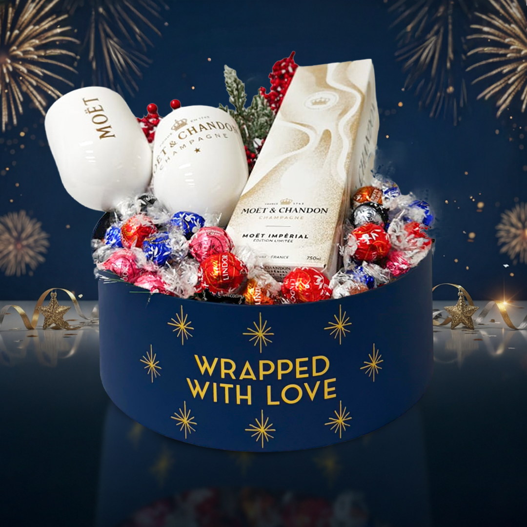 Lindt Christmas Hamper Lindor Assorted 1Kg + Moet Et Chandon Impérial Brut Champagne 75cl