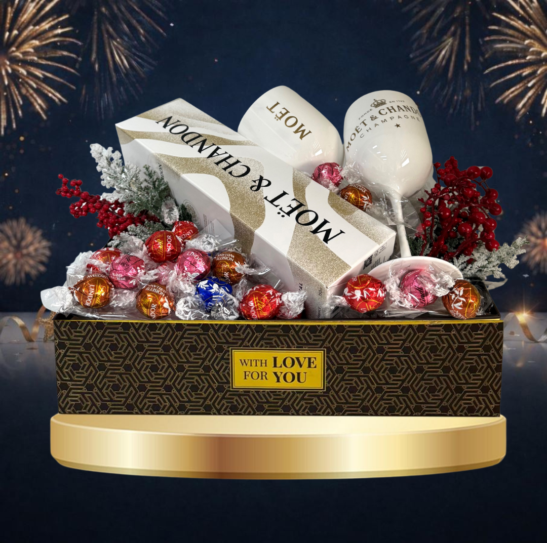 Lindt Christmas Hamper Lindor Assorted 500g + Moet Et Chandon Impérial Brut Champagne 75cl