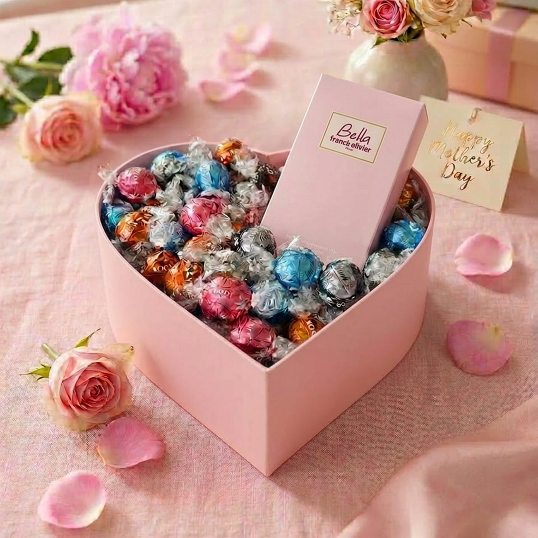 Lindt Hamper Lindor Assorted 500g + Franck Olivier Bella EDP 75ml 💗